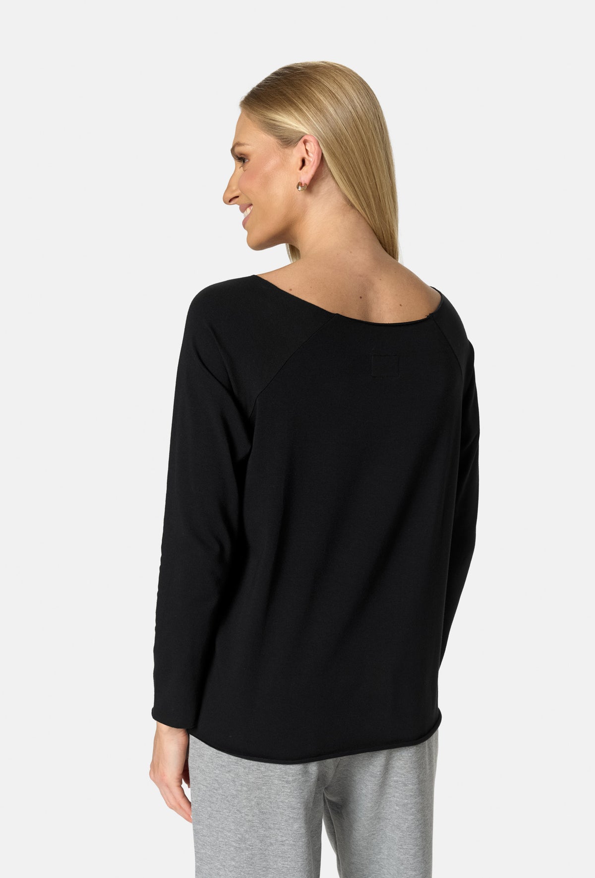 OLIVIA LONGSLEEVE BLACK_2